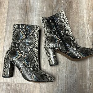 NWOT Chinese Laundry Daria Mars Snake Print Ankle Boots